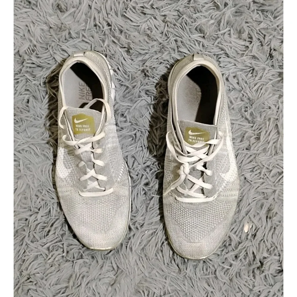 Nike Women’s Lightweight Flyknit Running Shoes - Light Gray with Olive Accents